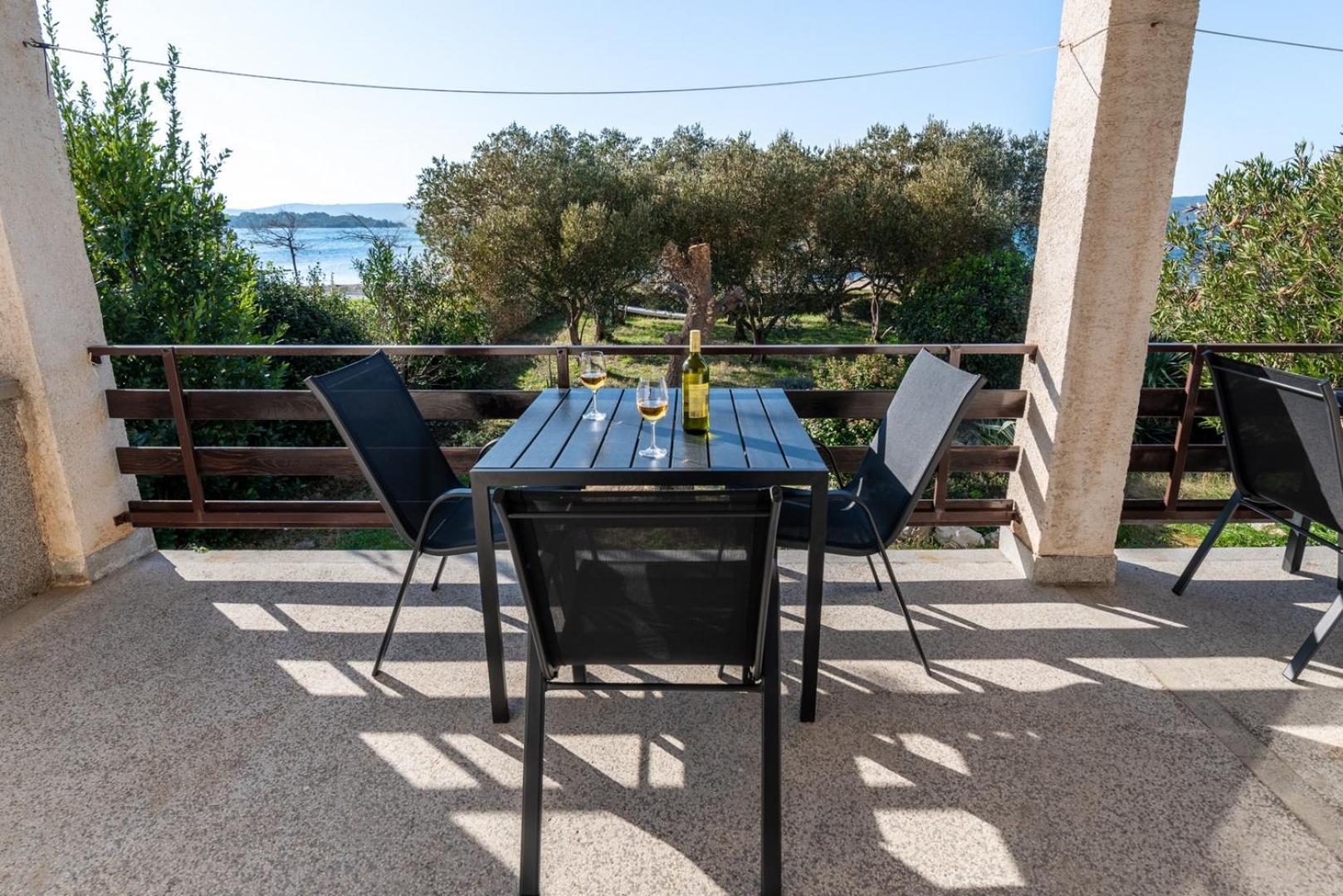 Beachfront Apartment Lostura توراني المظهر الخارجي الصورة